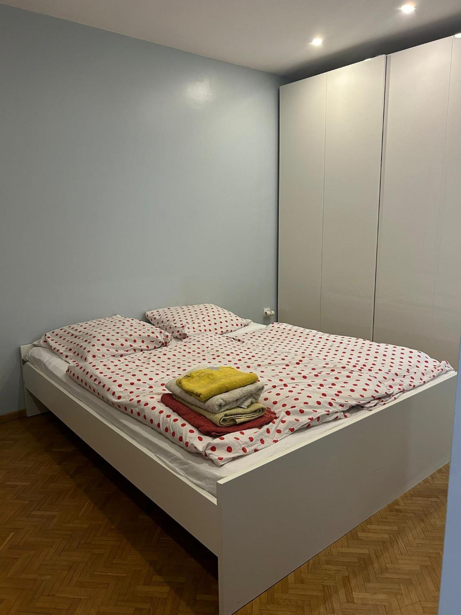 Apartment Your *